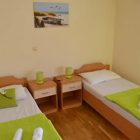 Suncana Sara Pensión